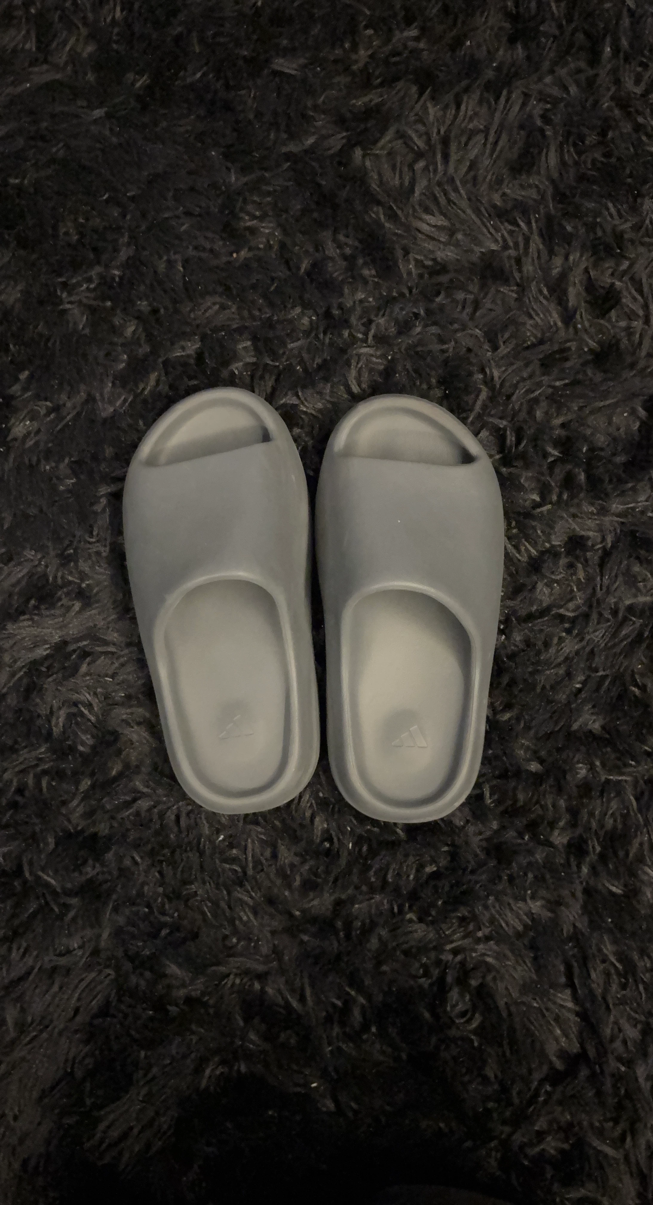 Adidas Yeezy Slides Grey