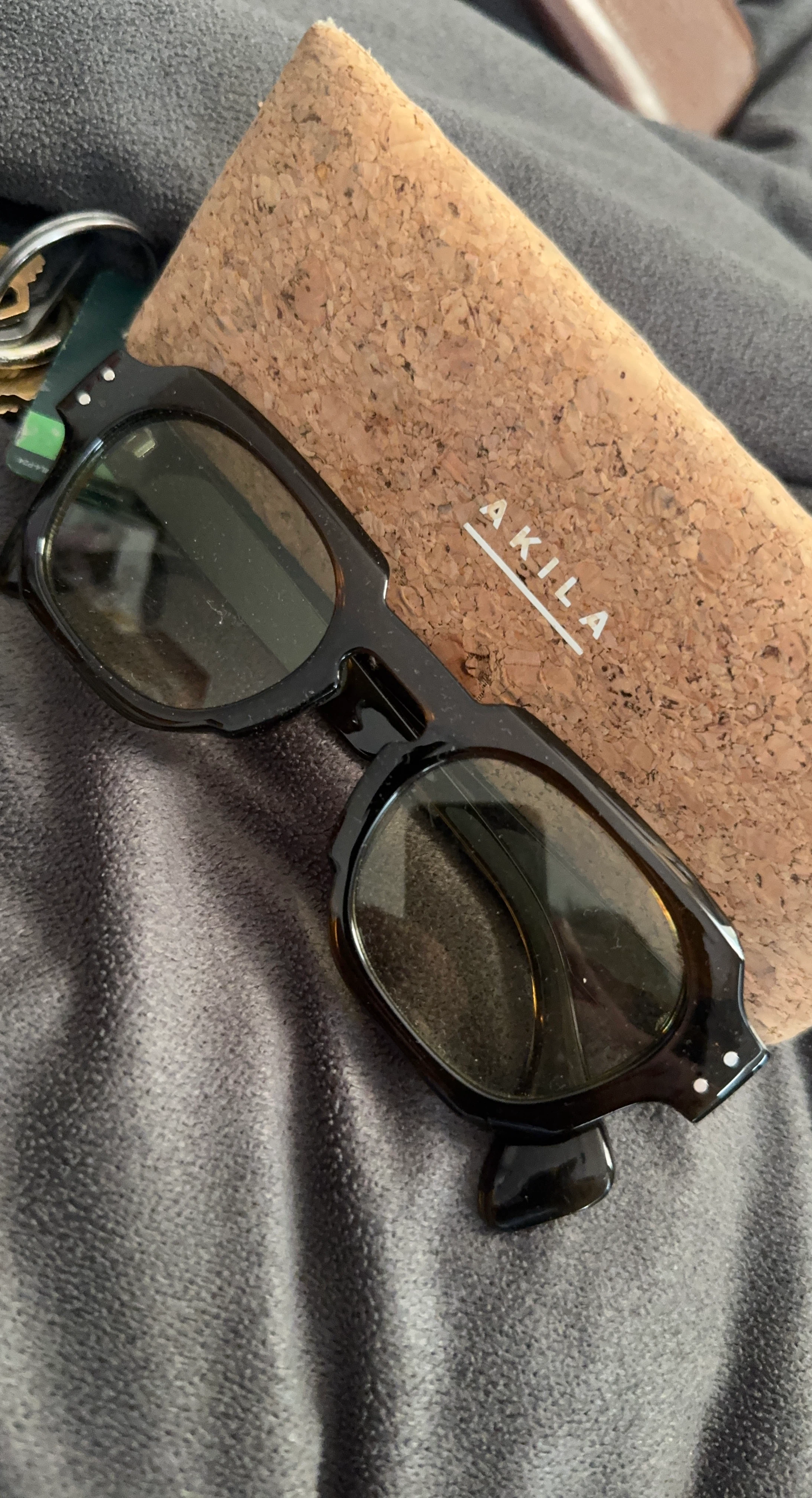 AKILA Sunglasses with Cork Case
