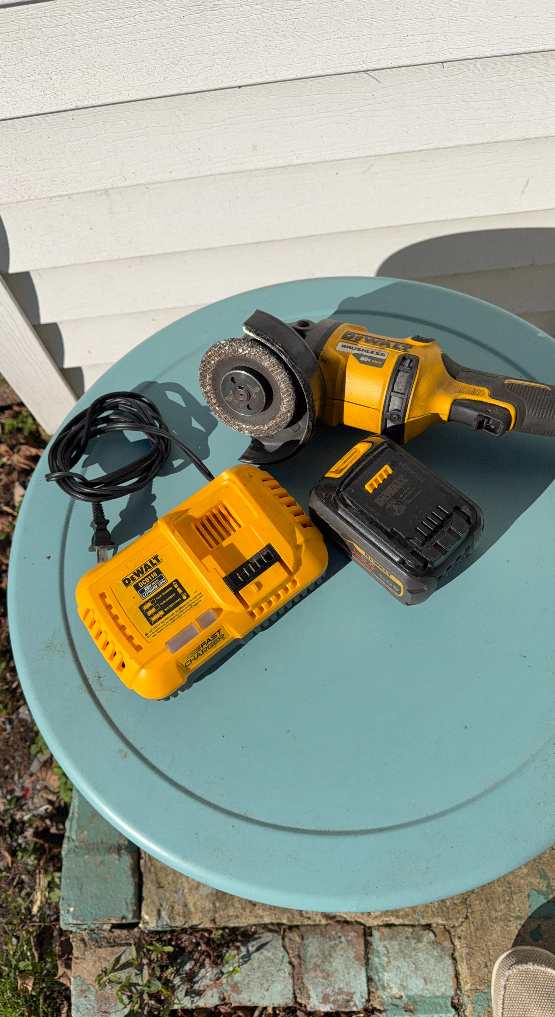 DEWALT 60V MAX Brushless Grinder with Battery and Charger