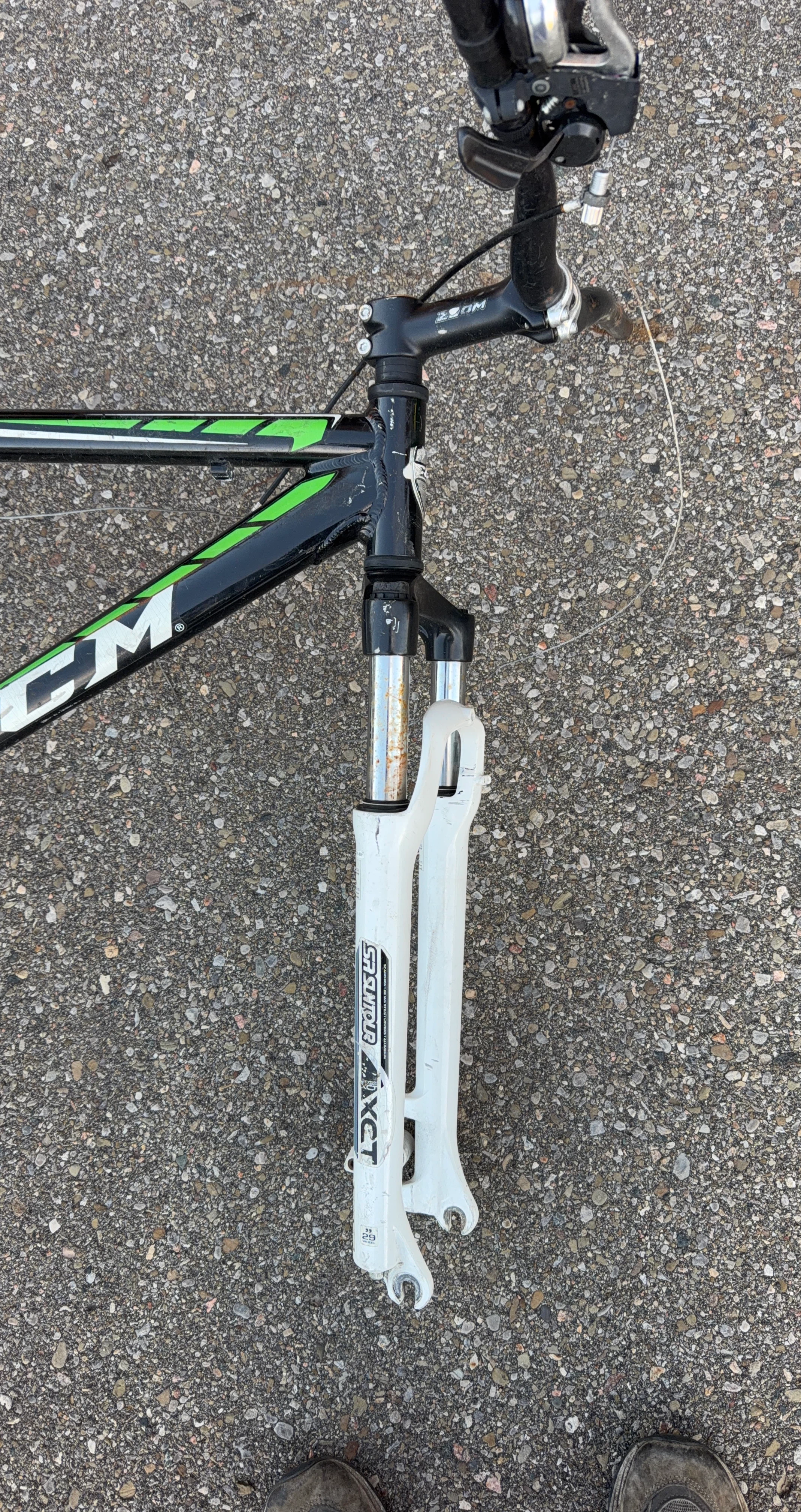CCM Mountain Bike Frame with SR Suntour XCT Fork