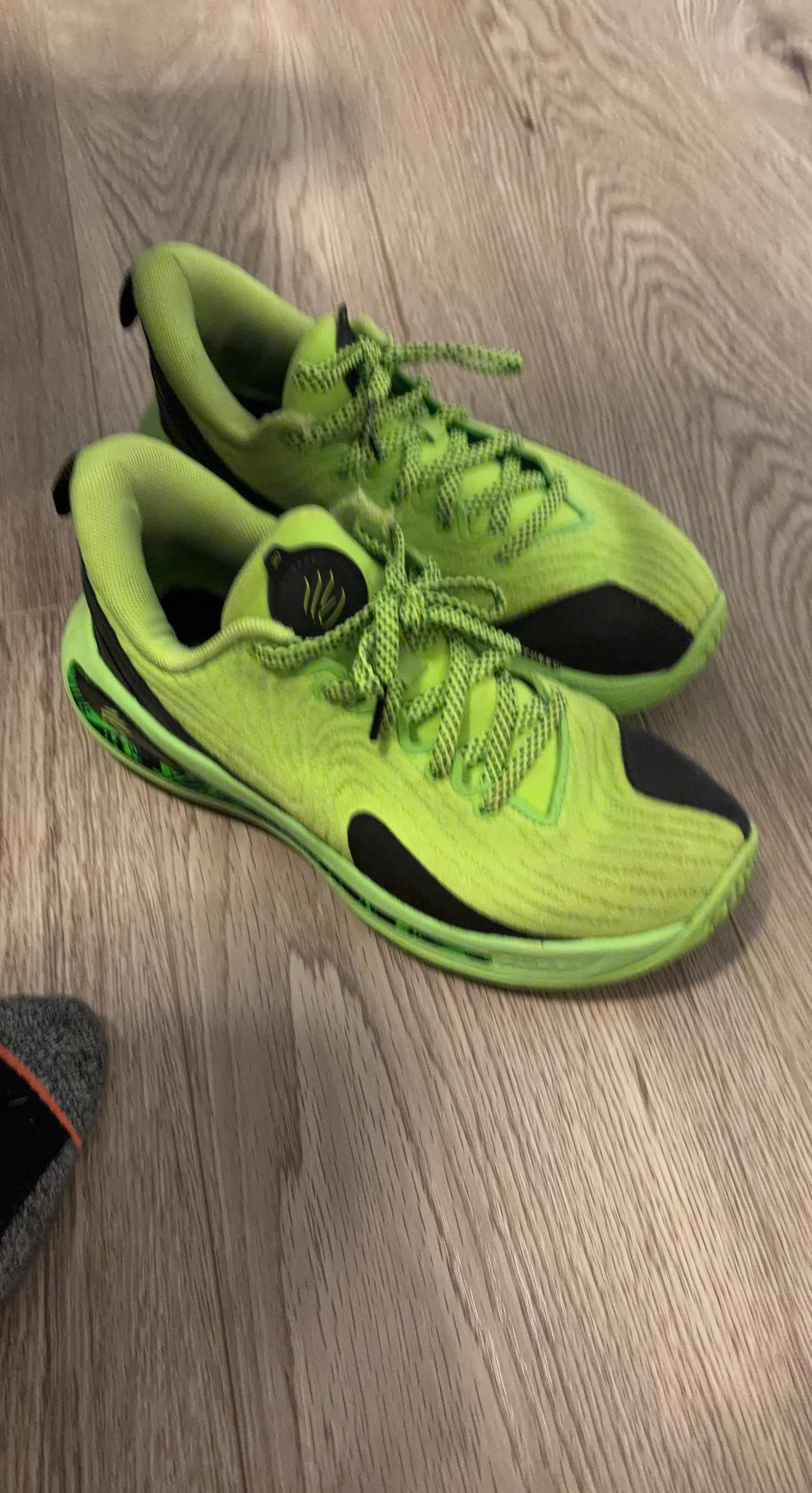 Under Armour Curry Flow 10 Basketball Shoes
