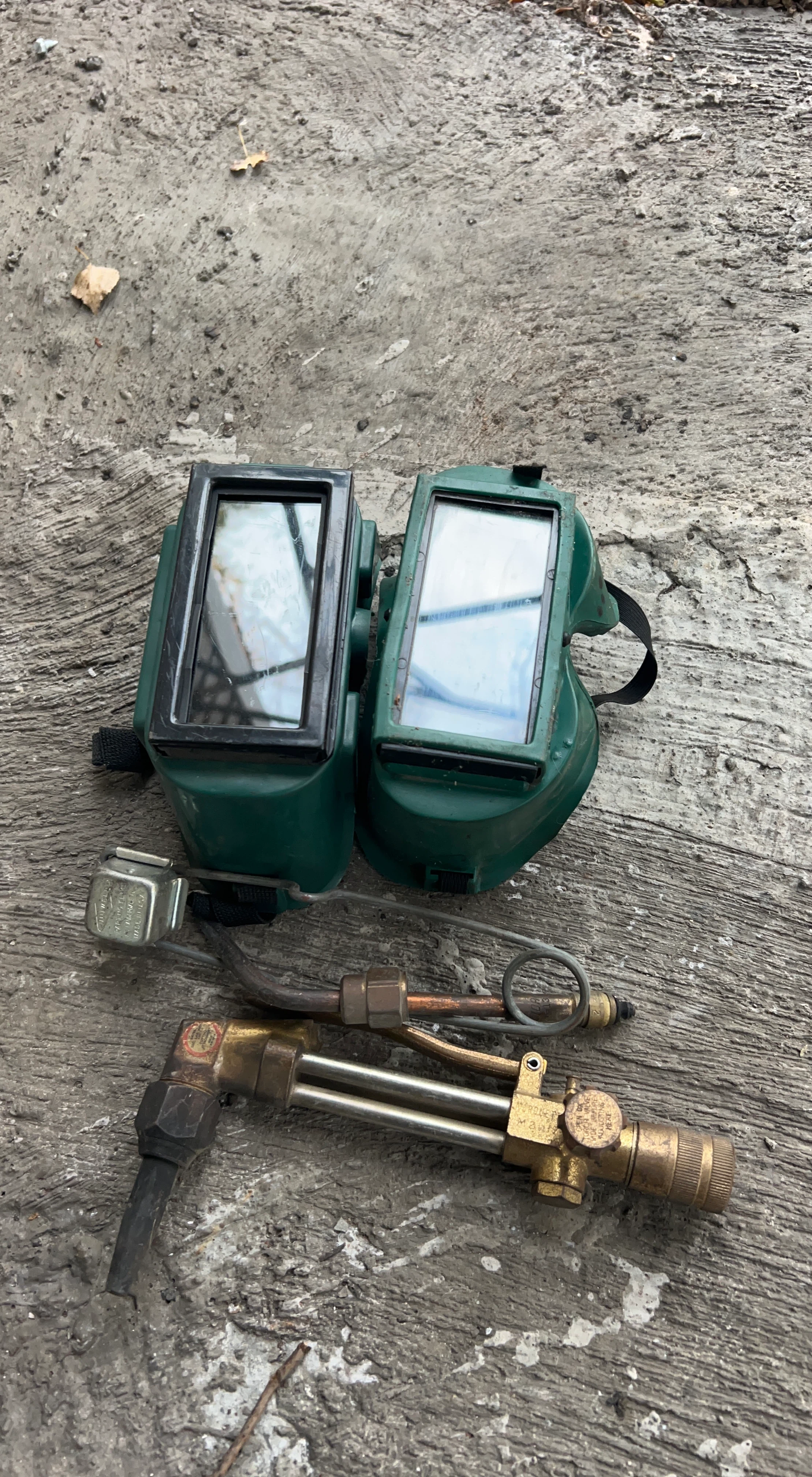 Harris Welding Torch and Two Sets of Goggles