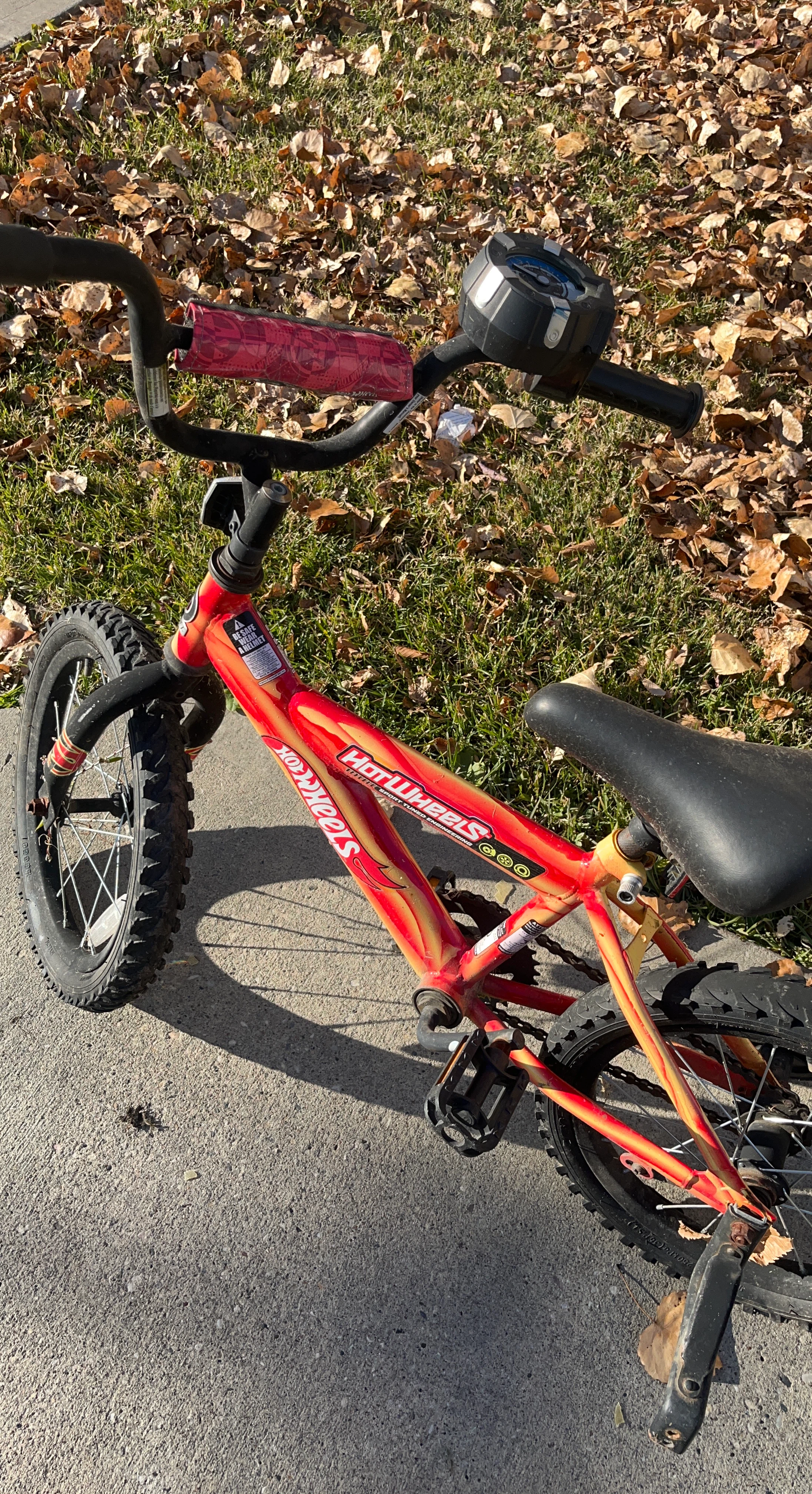 Hot Wheels Kids Bicycle 16-Inch