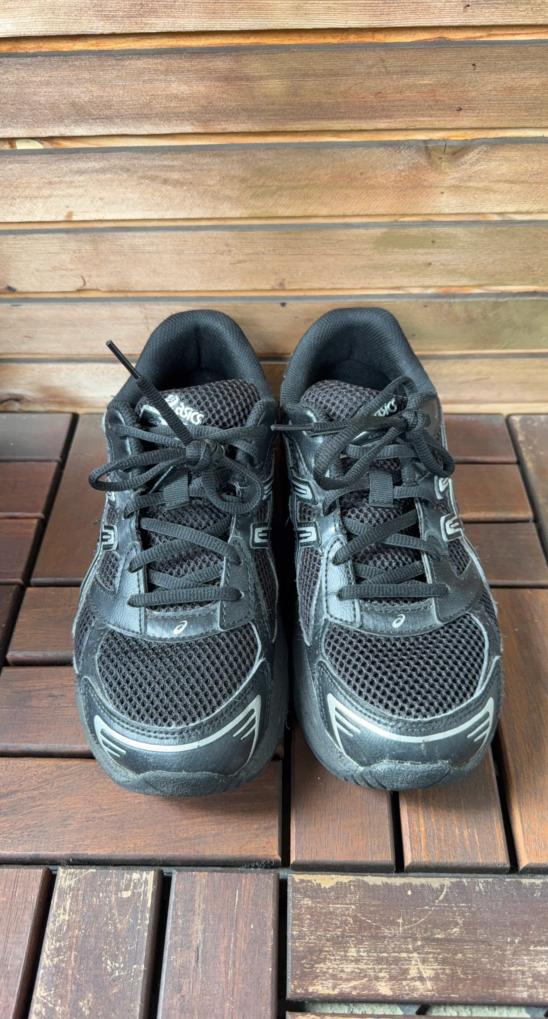 Asics Gel Running Shoes Black - Size 7 US