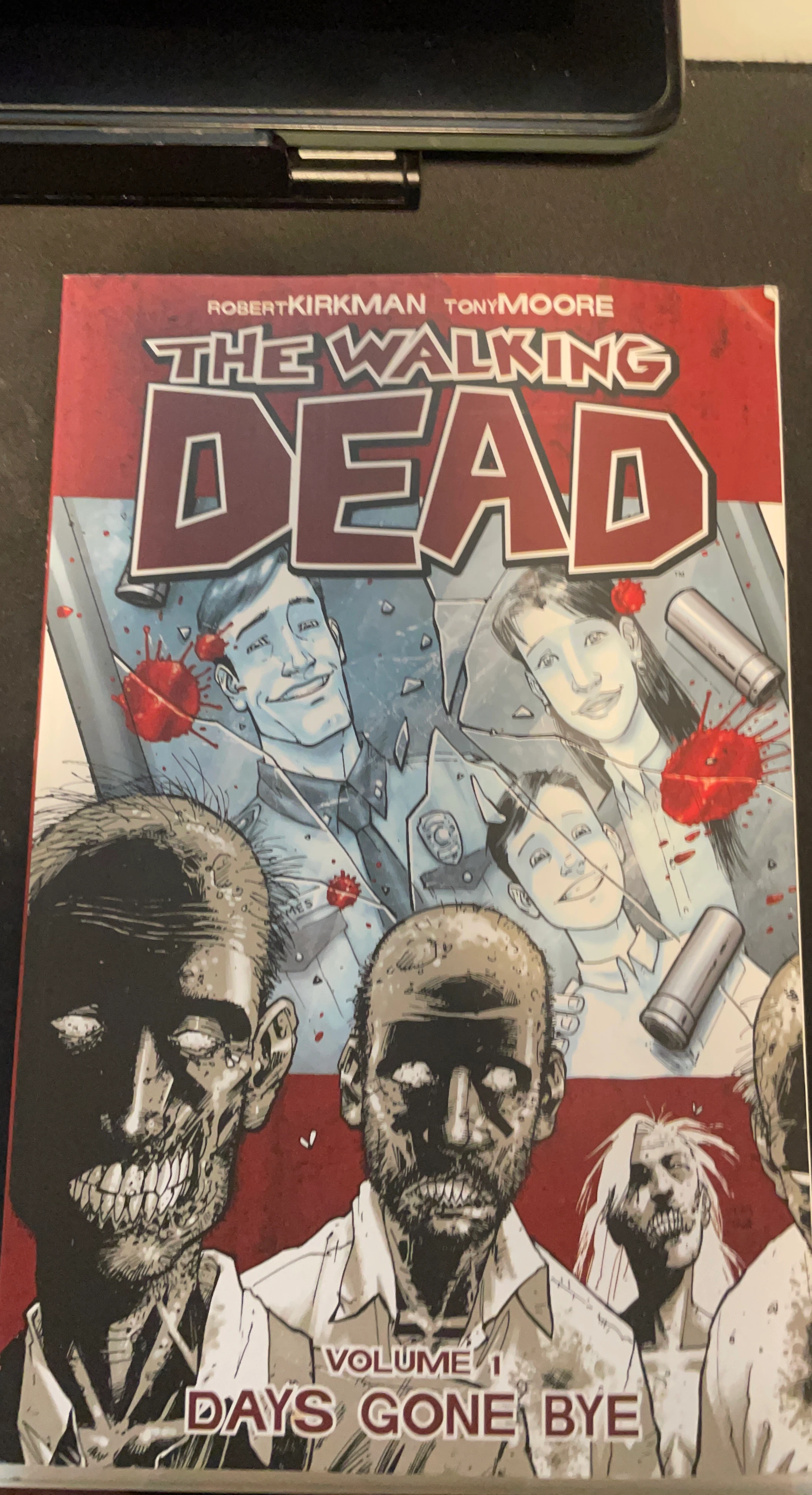 The Walking Dead Volume 1: Days Gone Bye
