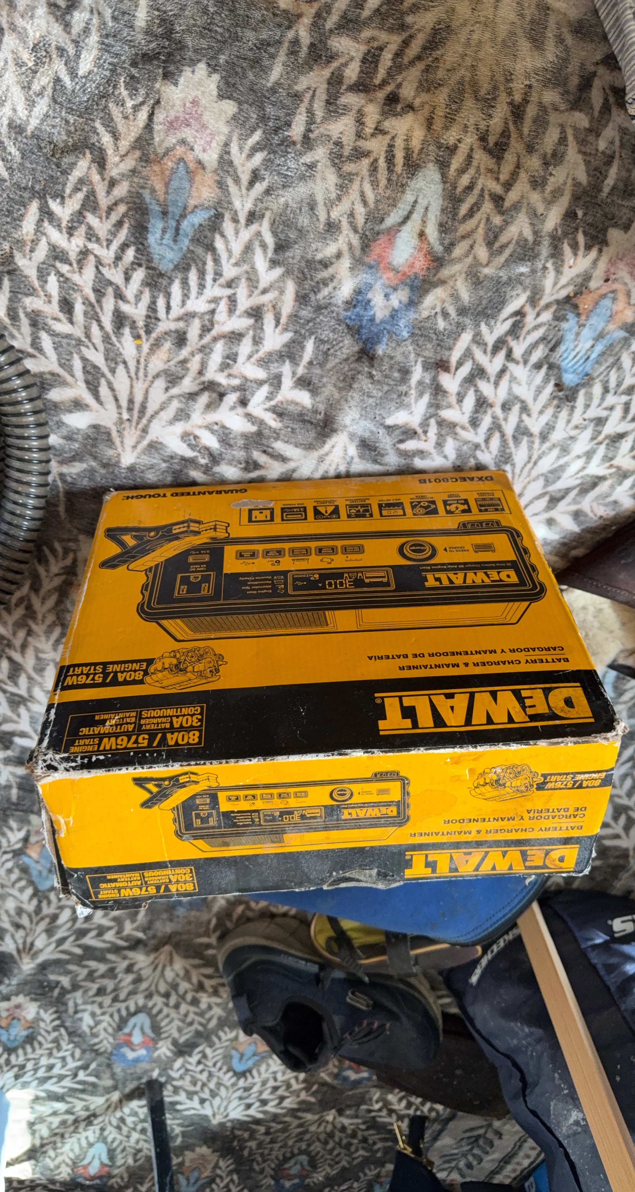 DEWALT DXAEC801B Battery Charger & Maintainer