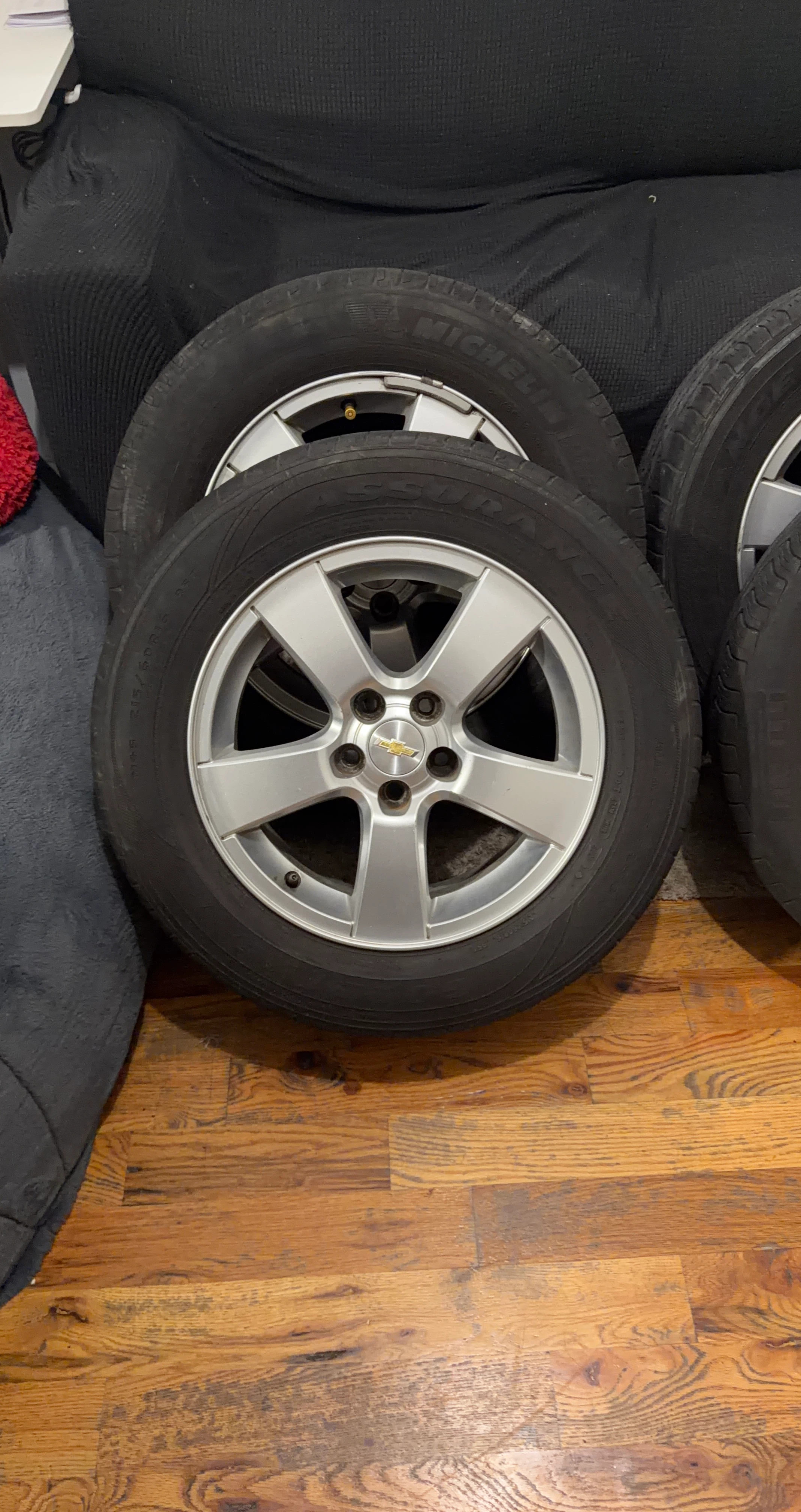 Chevrolet Wheels and Tires 215/60R16