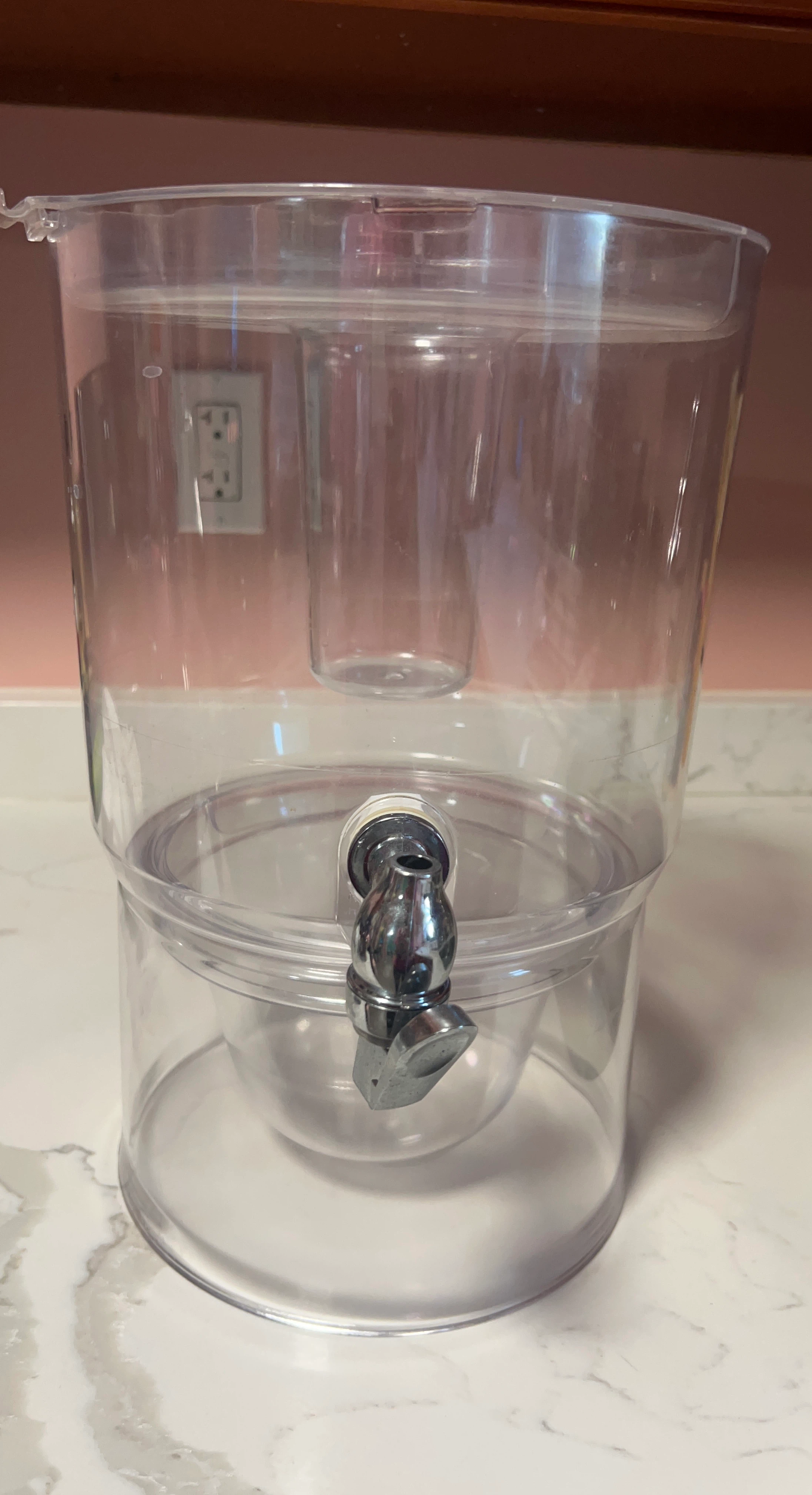 Clear Beverage Dispenser