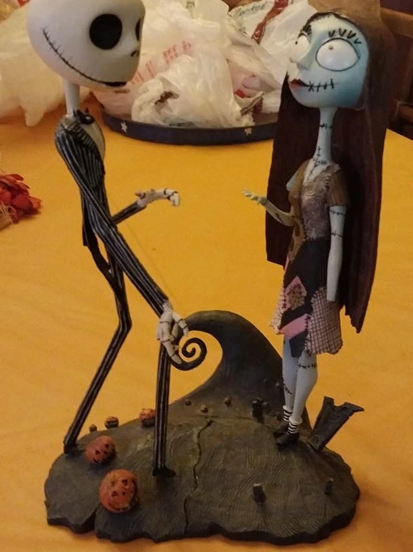 Halloween The Nightmare Before Christmas Jack and Sally Figure