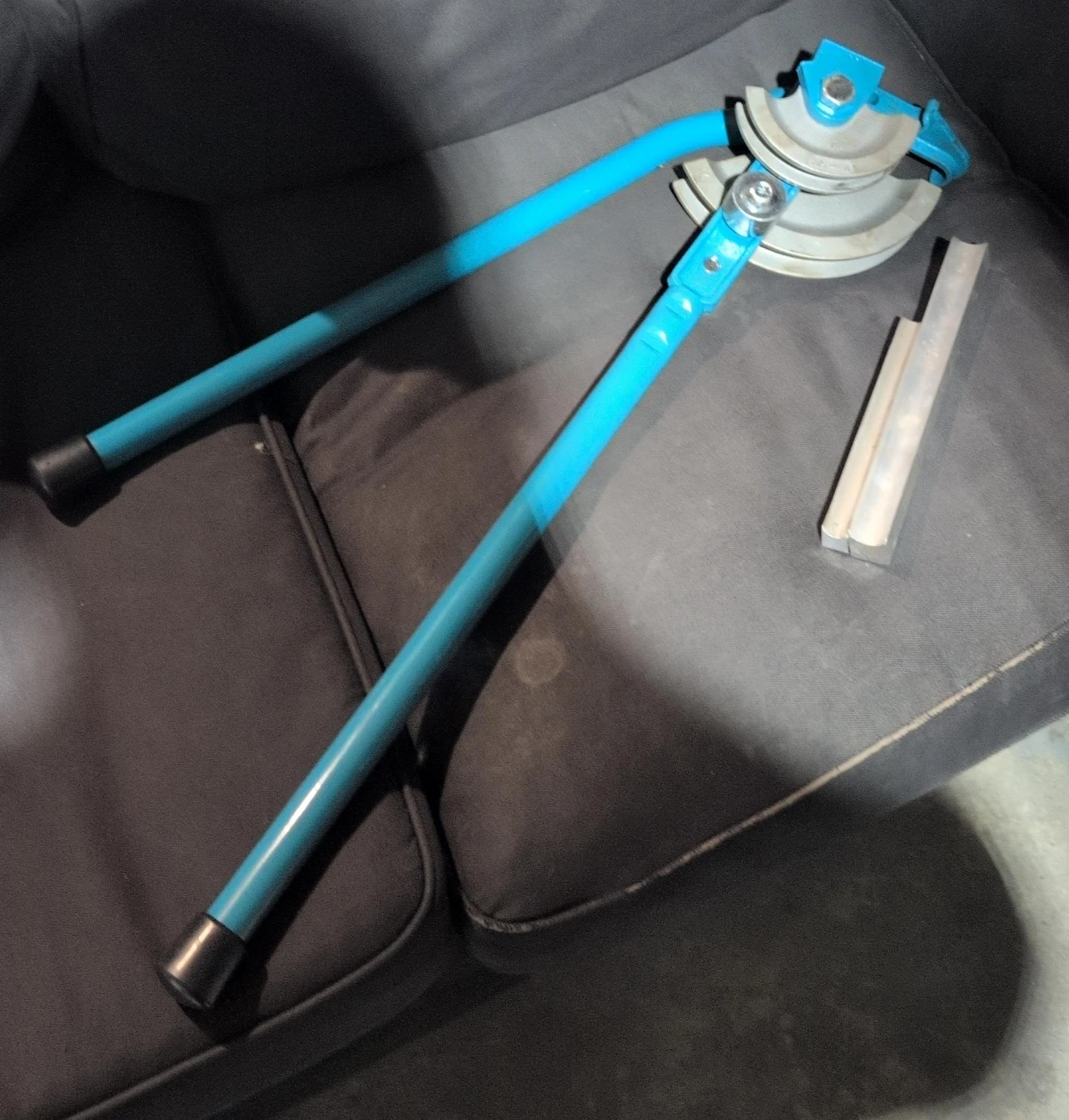 Blue Metal Conduit Pipe Bender