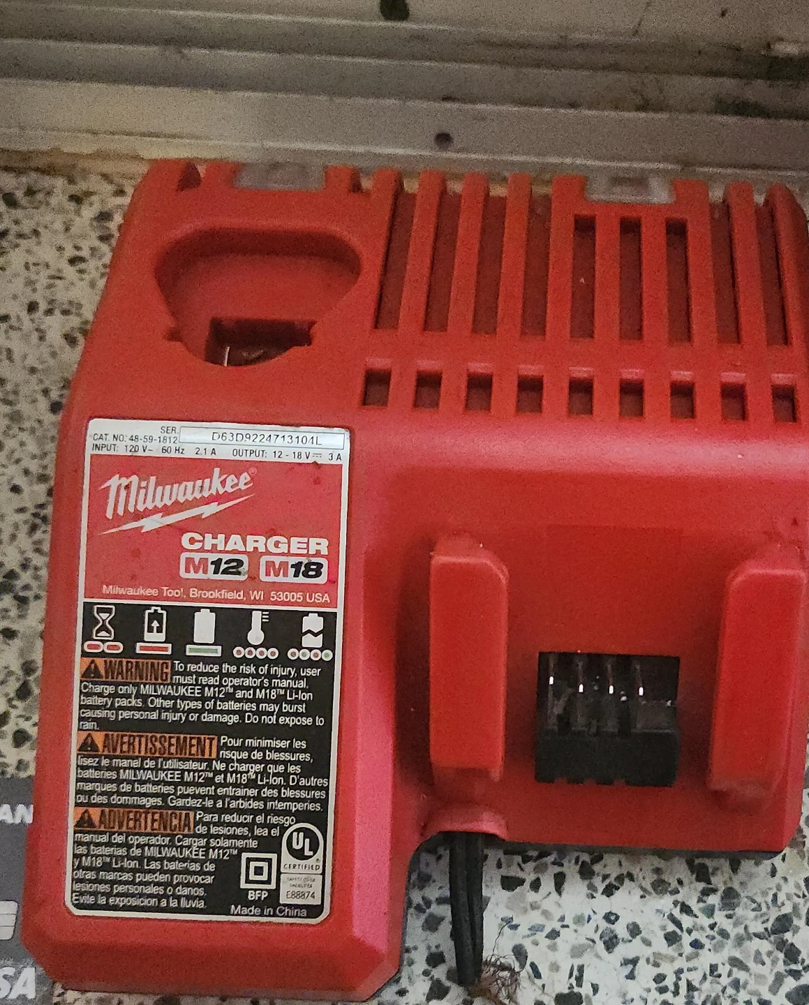Milwaukee M12 and M18 Battery Charger