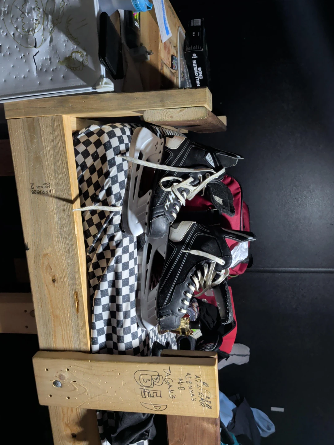 Vic Hockey Skates