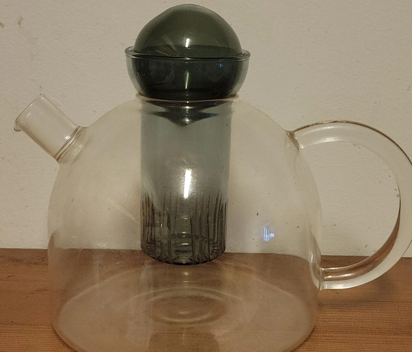 Clear Glass Teapot with Gray Filter