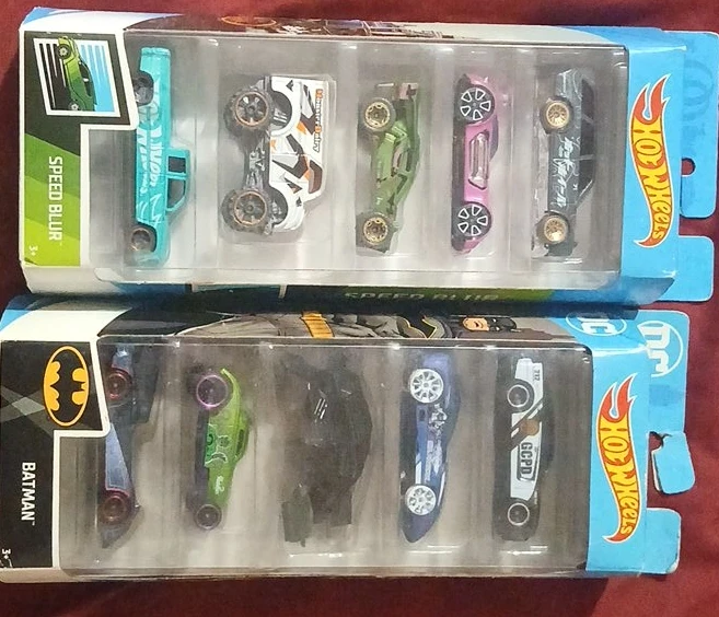 Hot Wheels 5-Pack Set: Speed Blur and Batman
