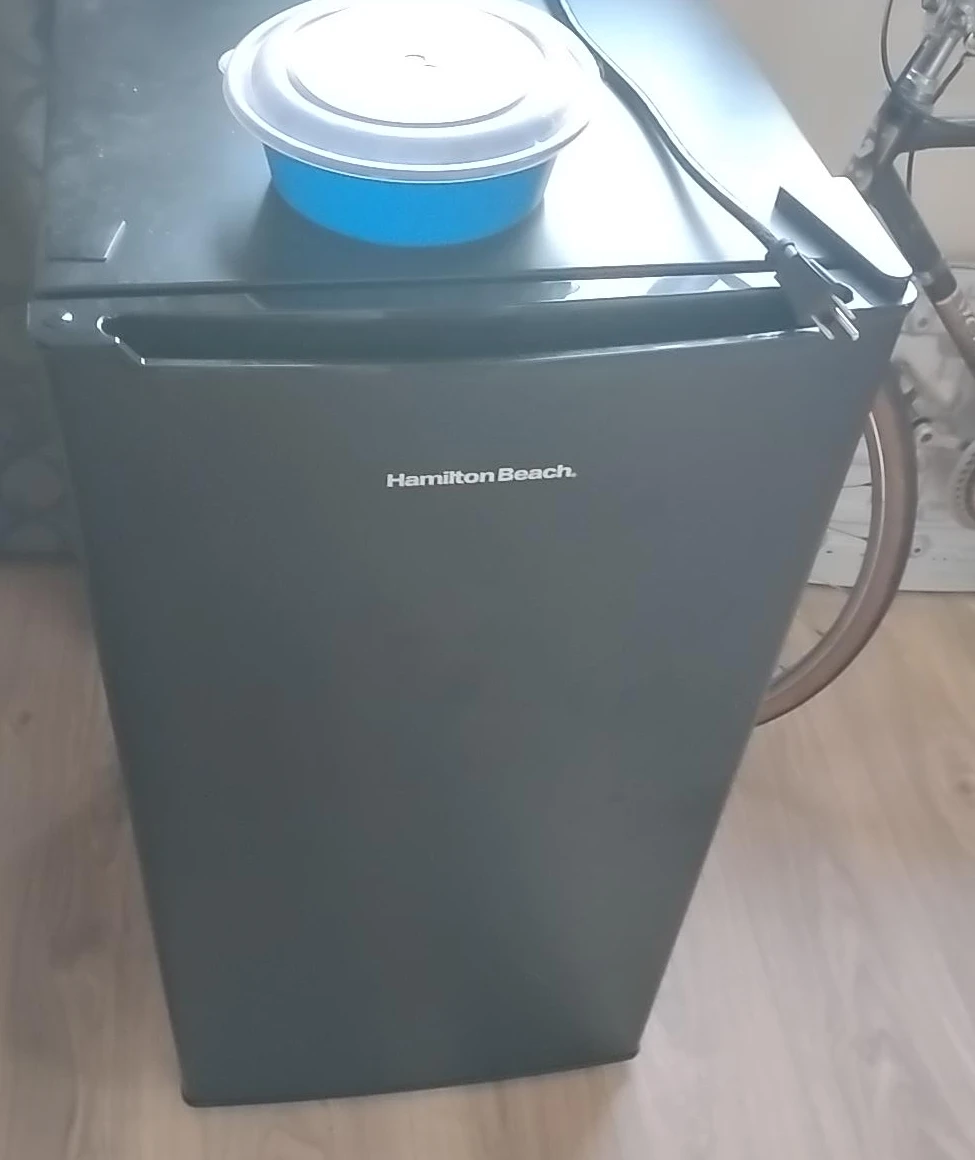 Mini fridge