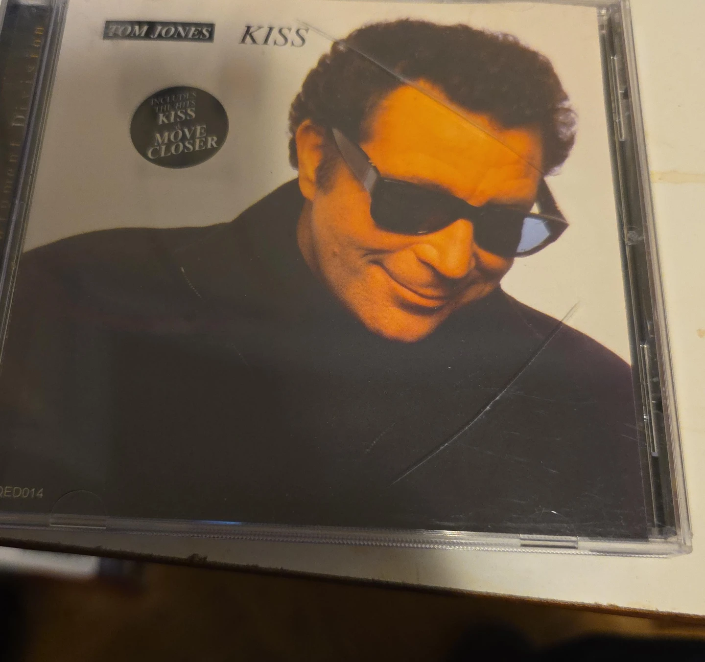 Tom Jones Kiss CD