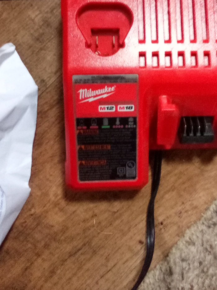 Milwaukee M12 & M18 Multi-Voltage Battery Charger