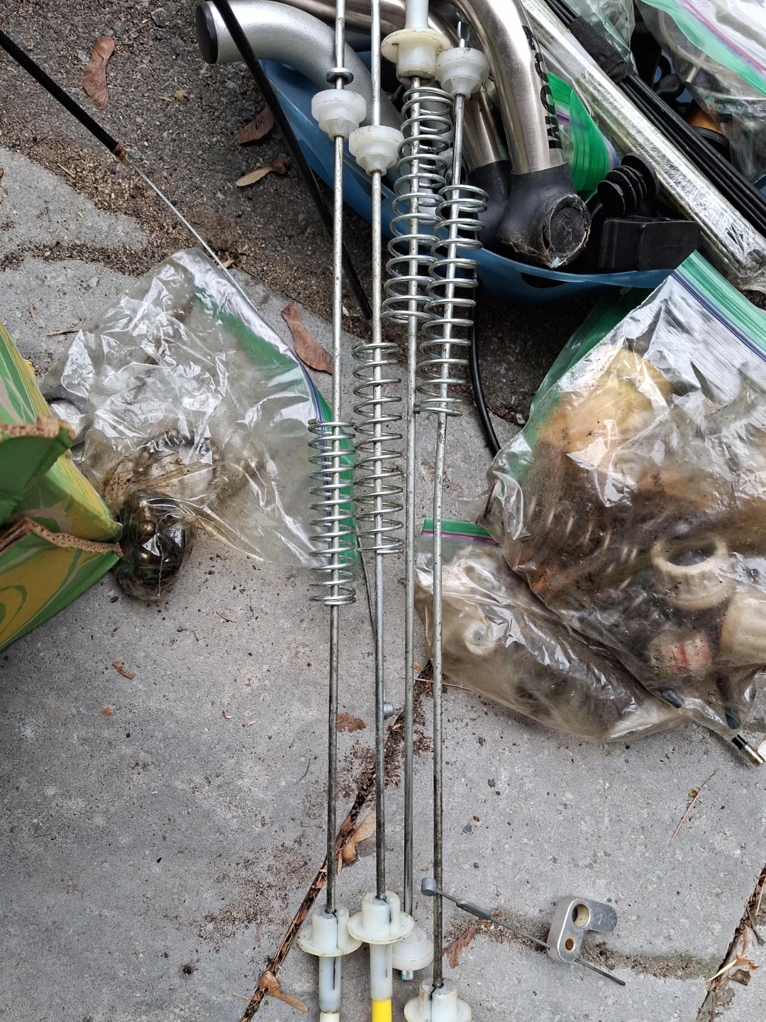 Washer suspension rods