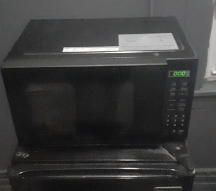 Black and Decker Countertop Microwave - photo 3