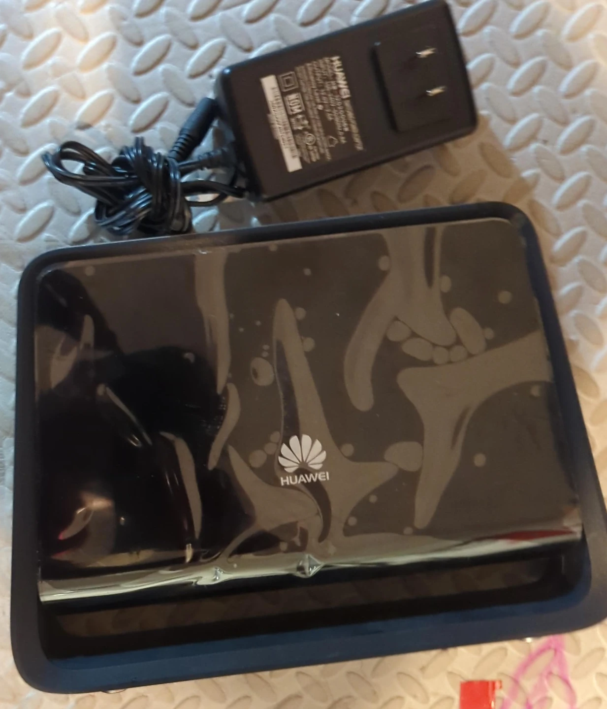 Huawei B890 LTE wireless gateway and HUB