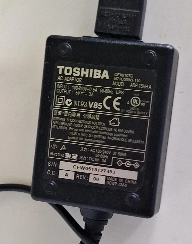 Toshiba AC Adaptor ADP-15HH A