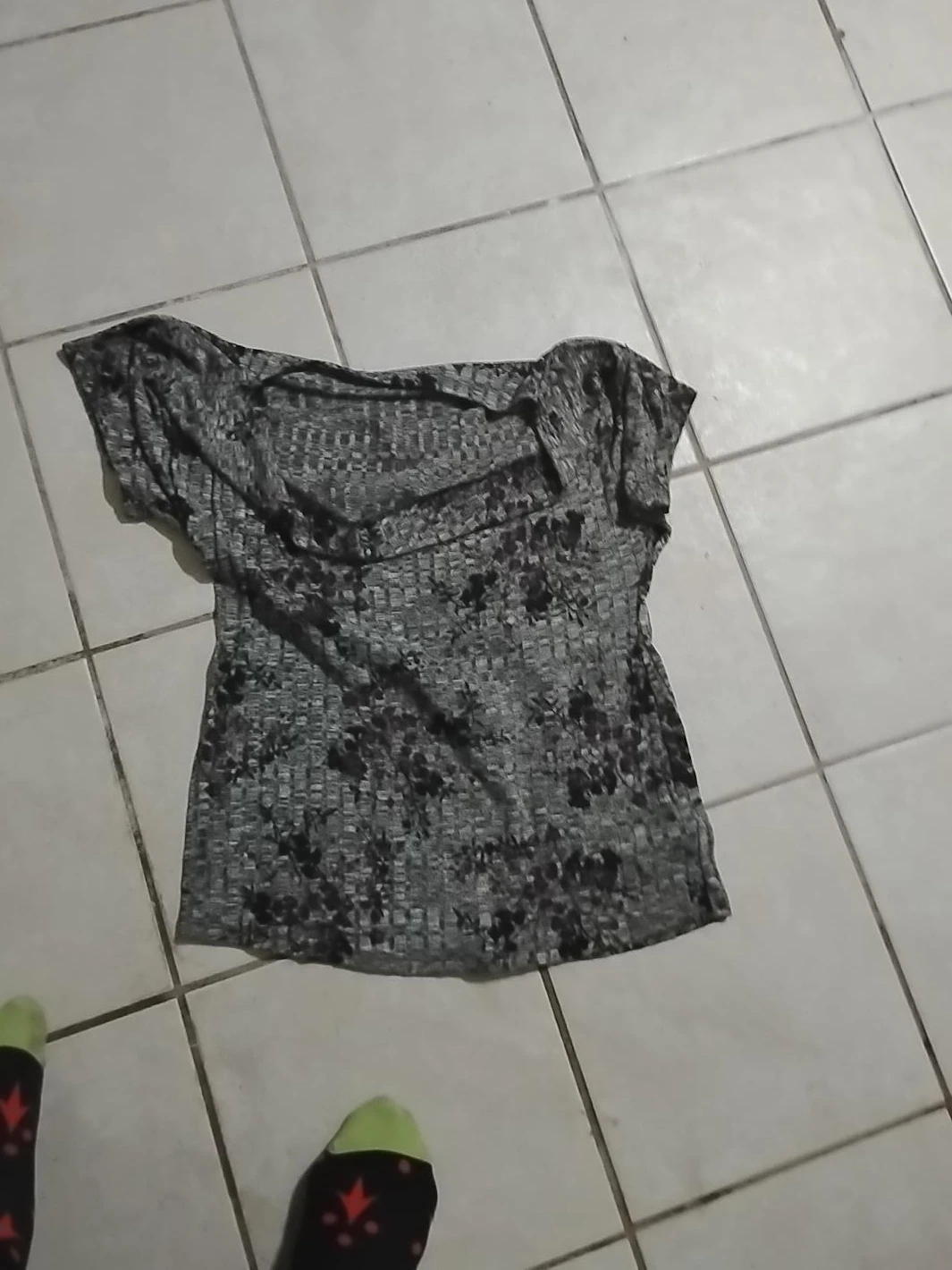 Suzy Shier floral cowl neck top