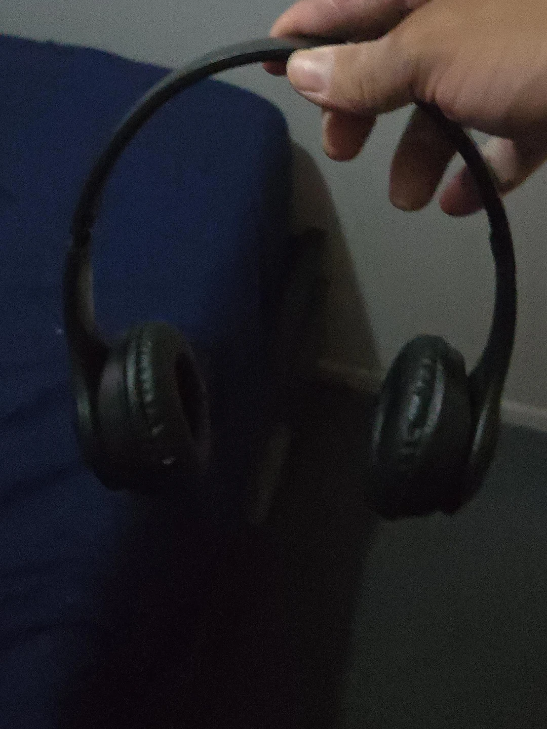 Black Wireless Headphones