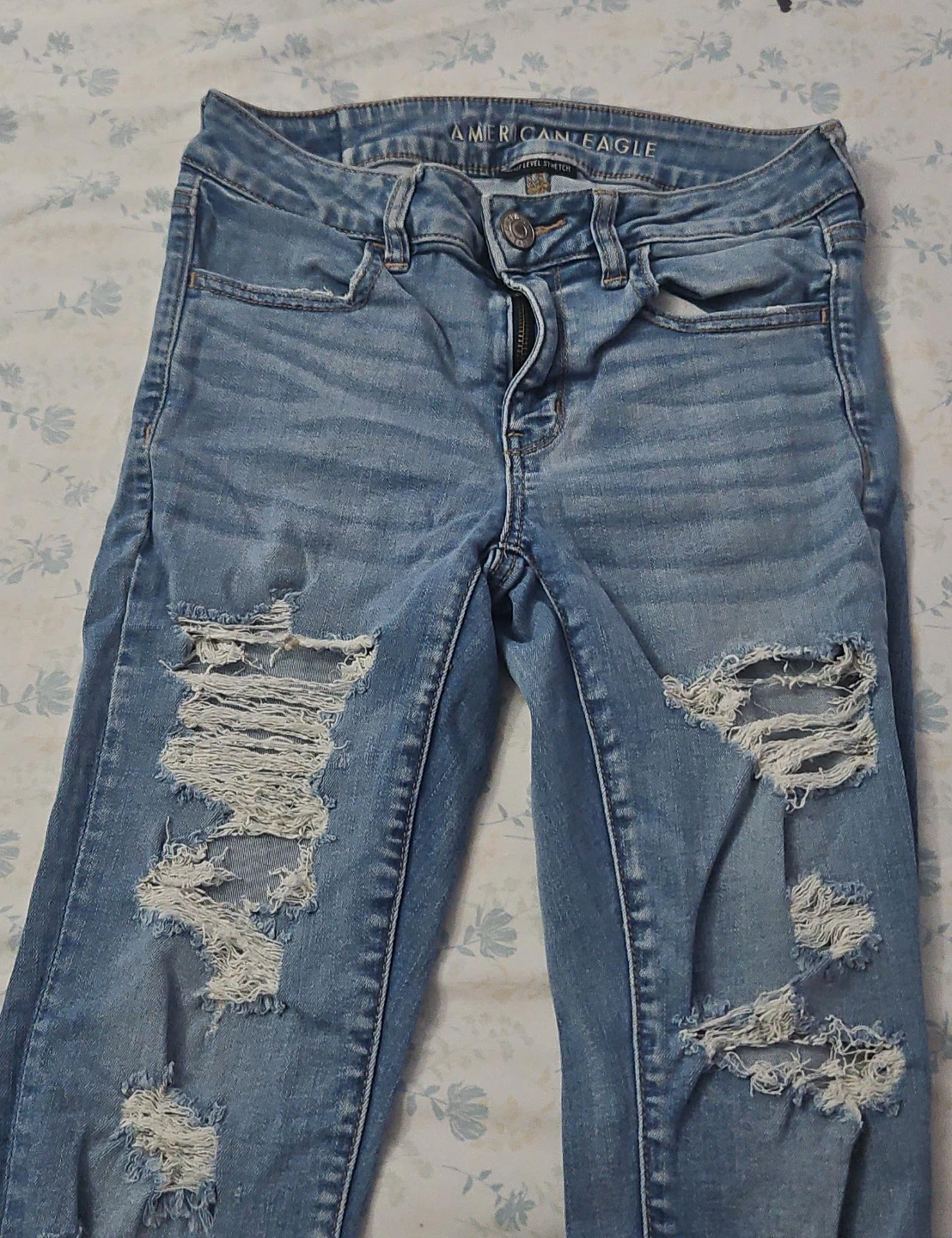 American Eagle Distressed Jeans