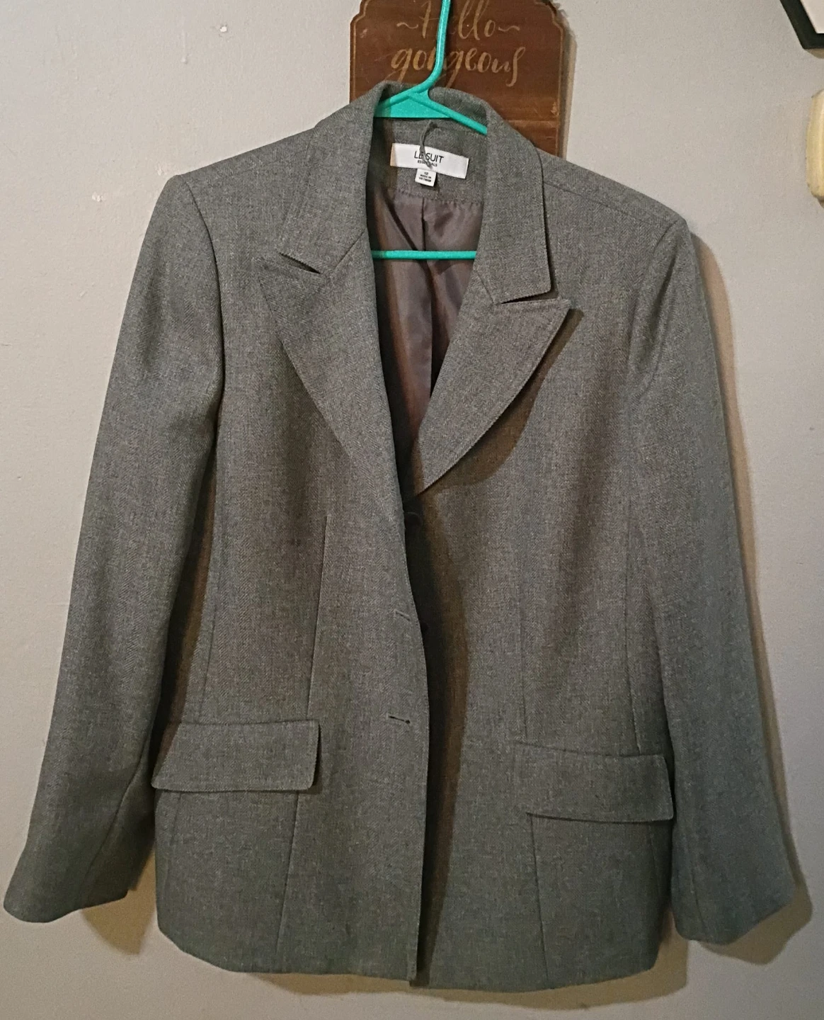 Le Suit Gray Blazer