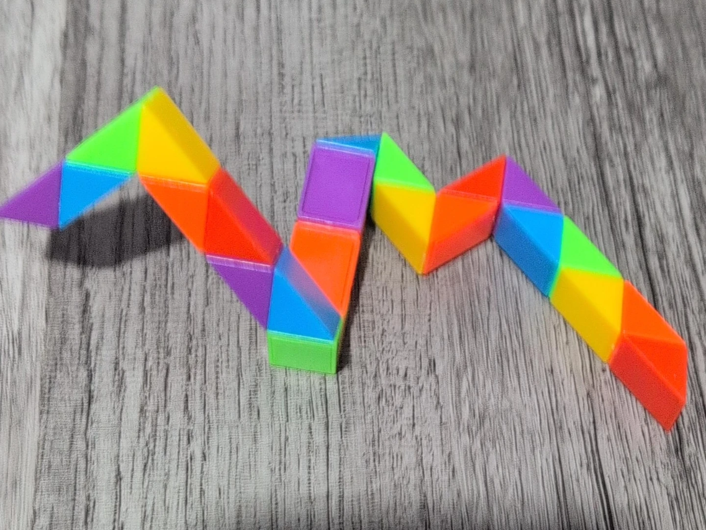 Rainbow Snake Twist Puzzle