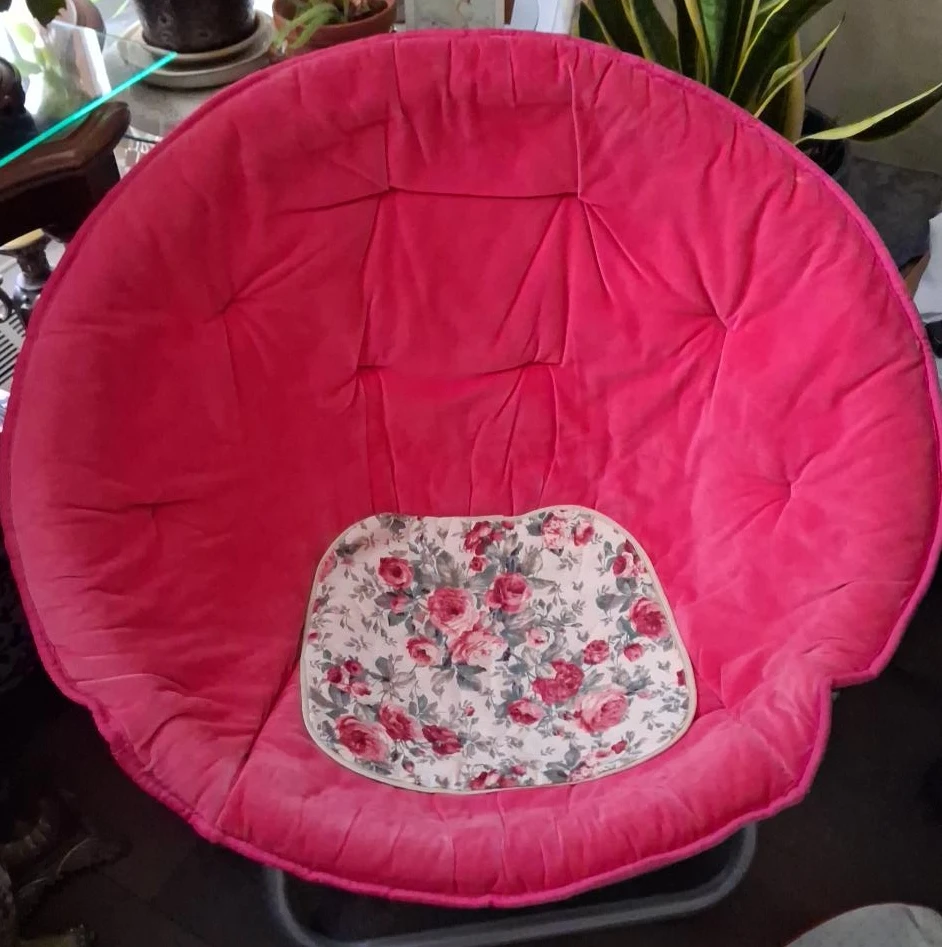 Clean & cosy pink velvet chair - photo 2
