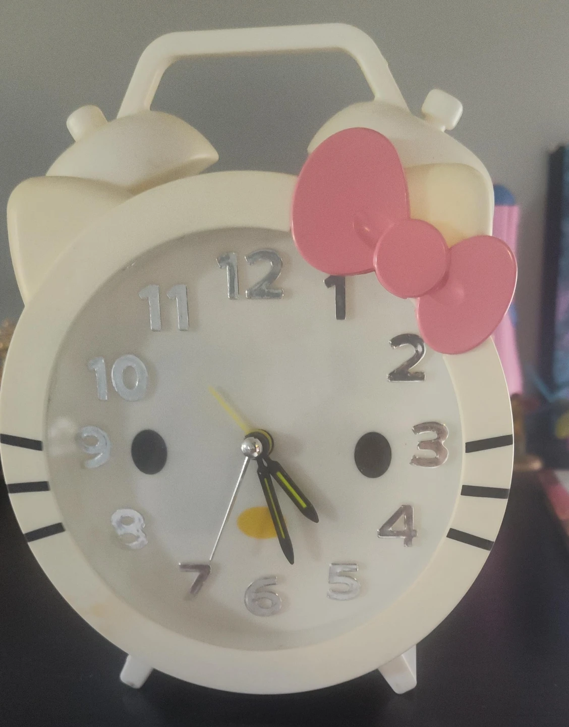 Hello Kitty analog alarm clock