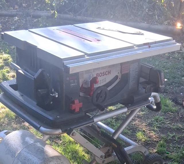 Bosch Table Saw with Gravity-Rise Stand