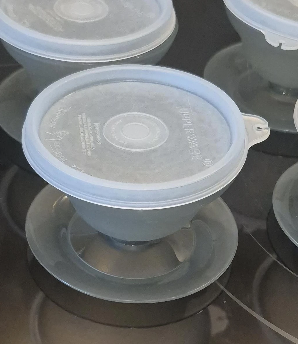 Tupperware Dessert Cups with Lids