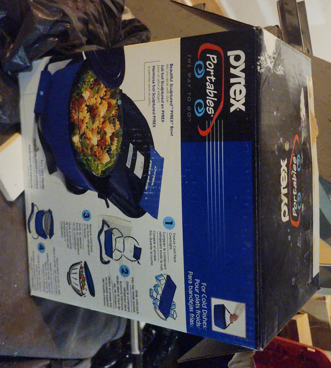 Pyrex Portables Sculptured Bowl Set