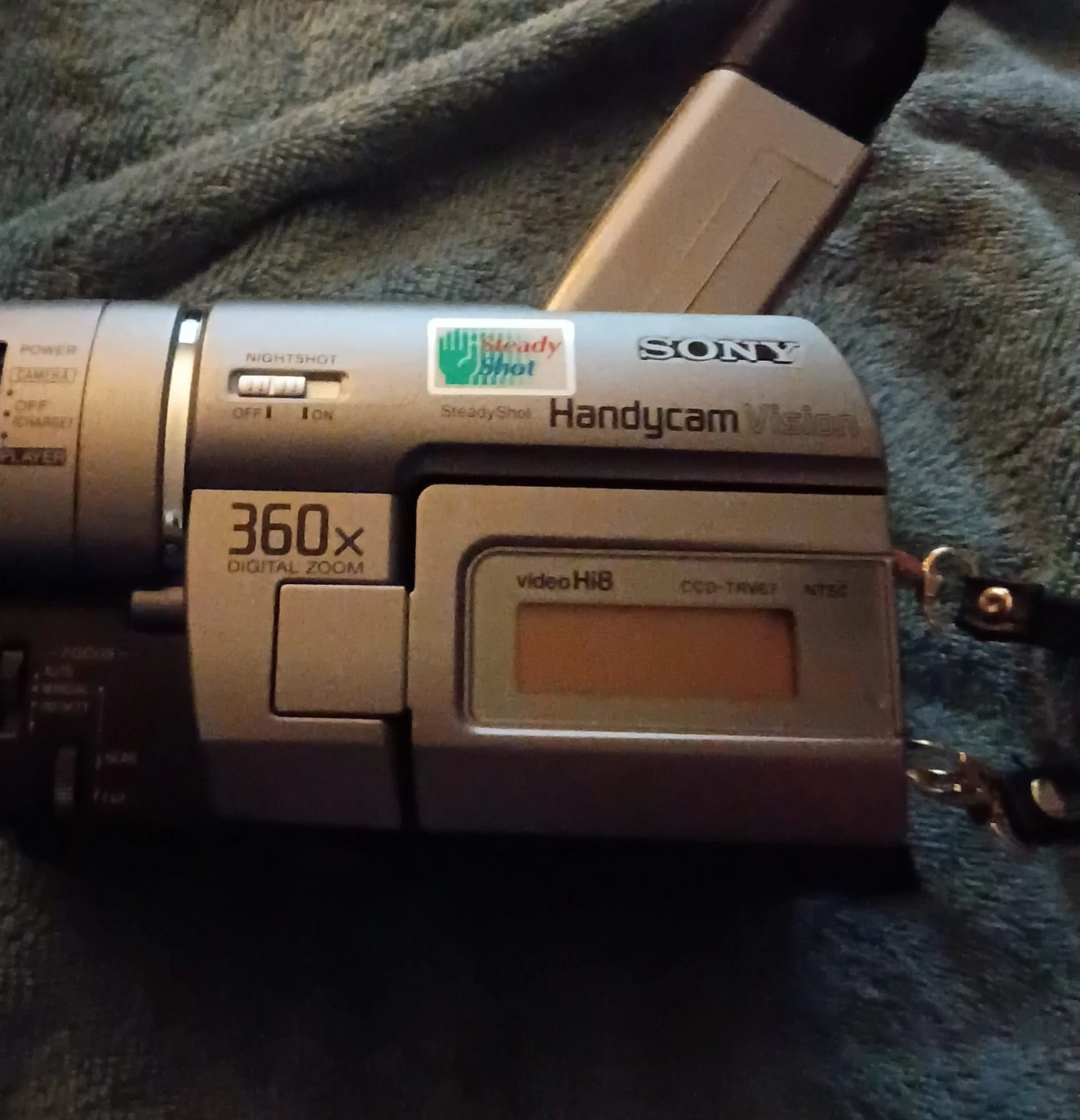 Sony Handycam Vision CCD-TRV67 Video Hi8 Camcorder
