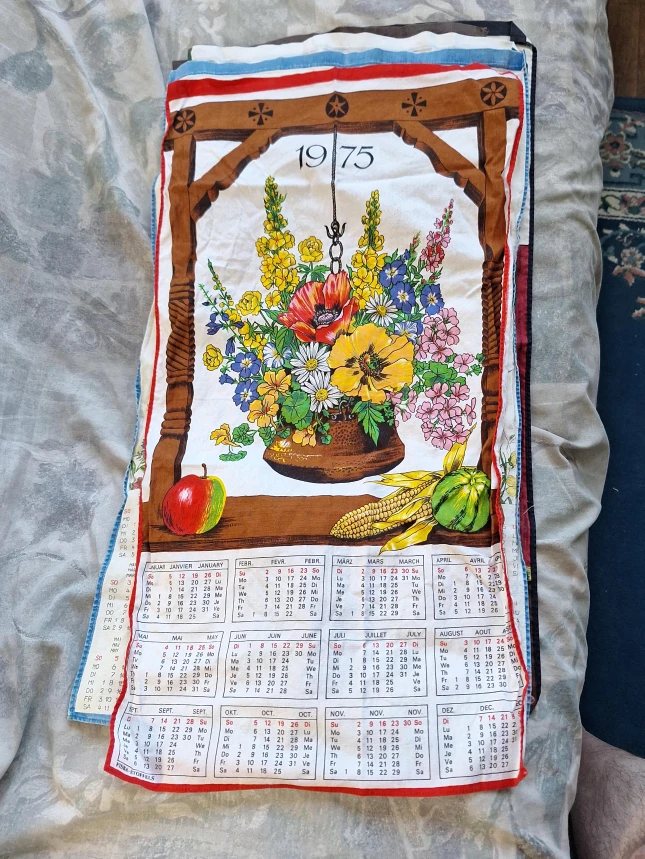1975 Vintage Calendar Tea Towel