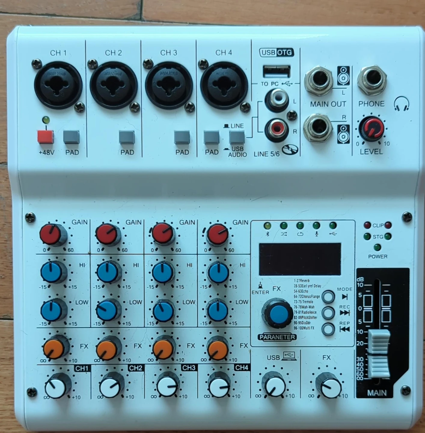 4-Channel Audio Mixing Console