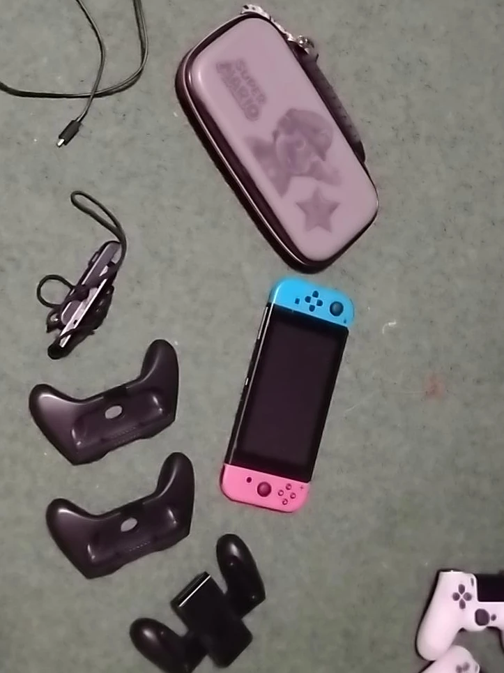 Selling my Nintendo Switch and accessories!