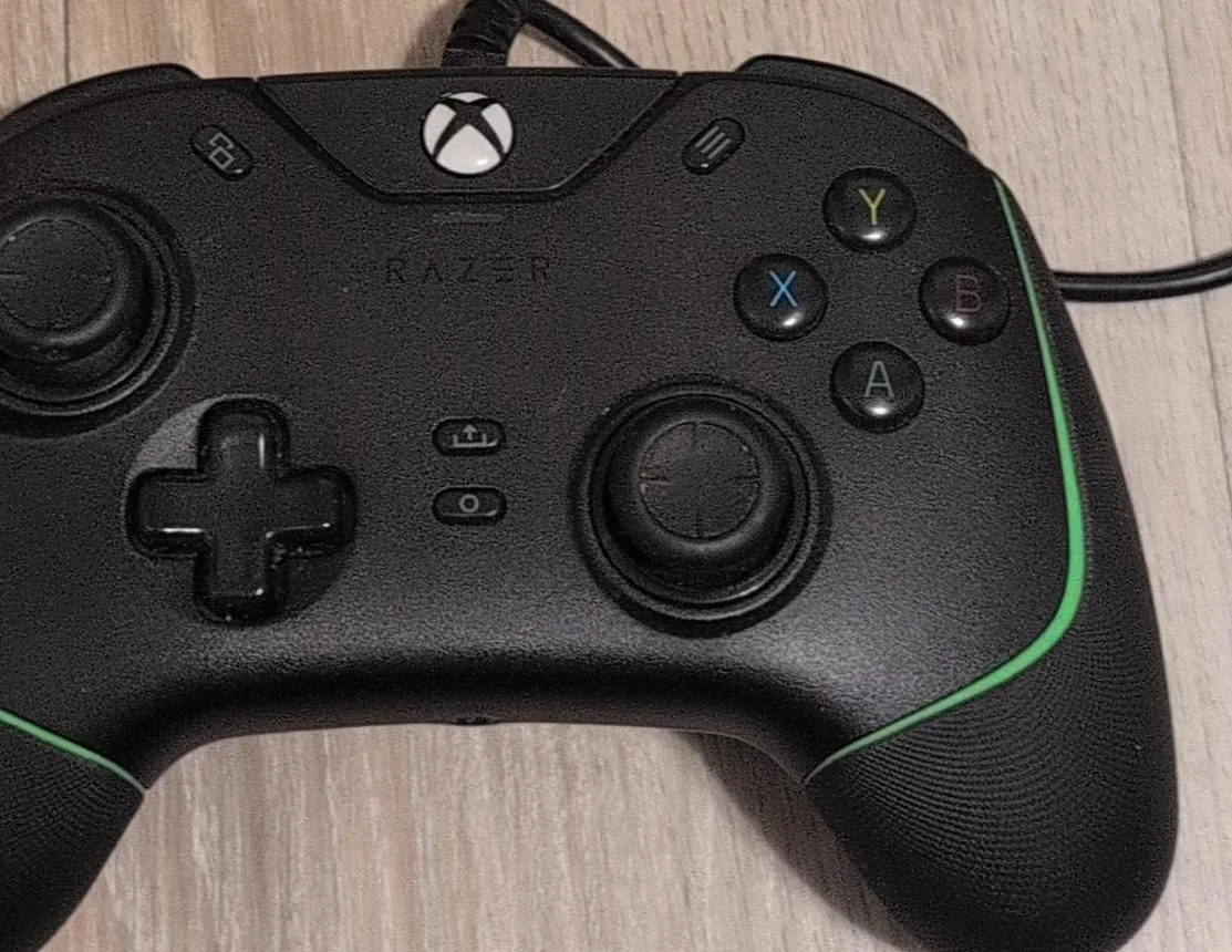 Razer Wolverine V2 Wired Gaming Controller