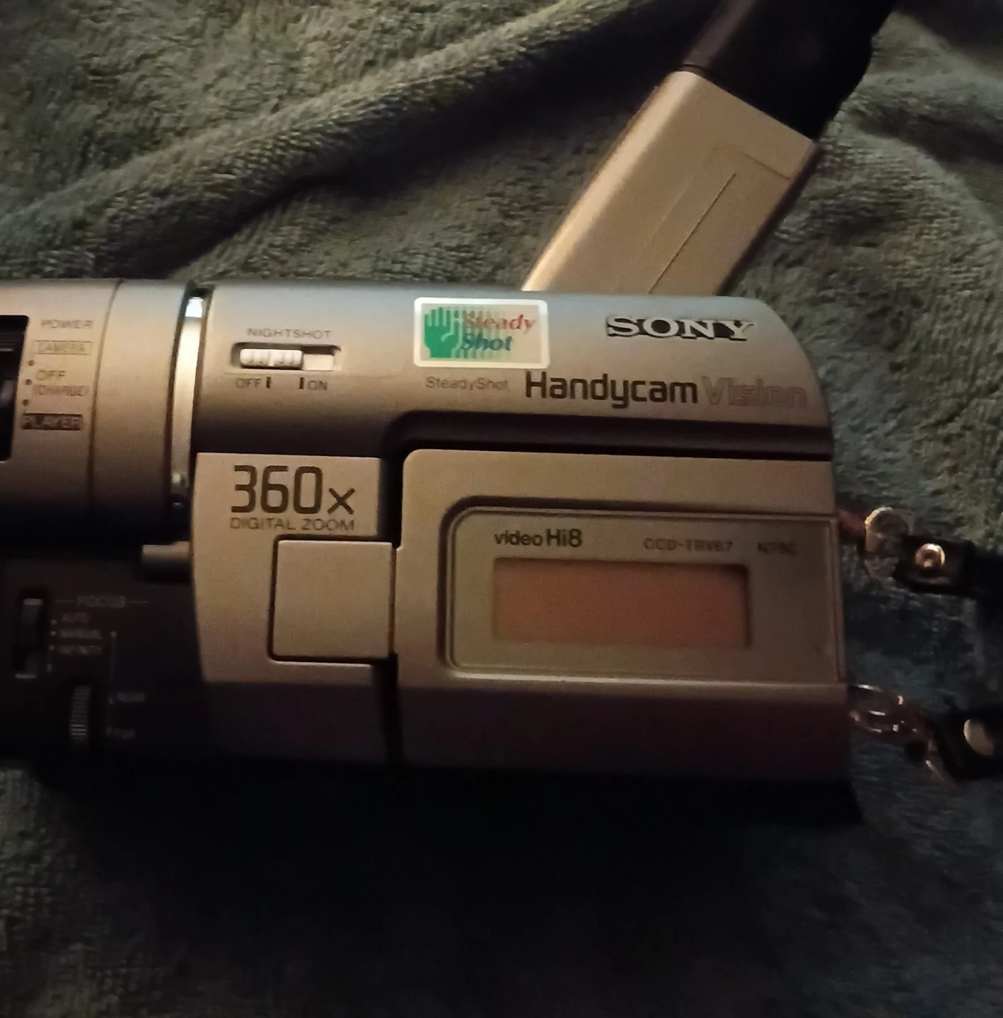 Sony Handycam Vision CCD-TRV67 Hi8 Camcorder