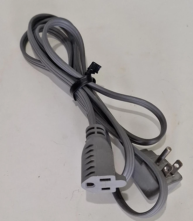 Gray socket /3-Prong Power Extension Cord
