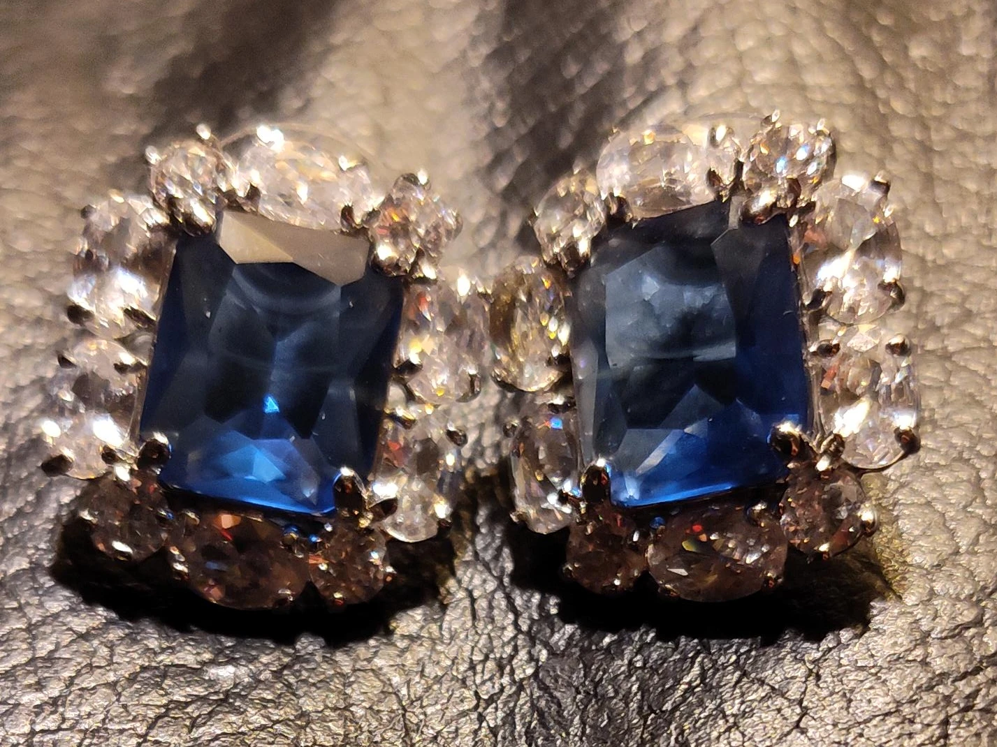 Carolee blue stone stud earrings