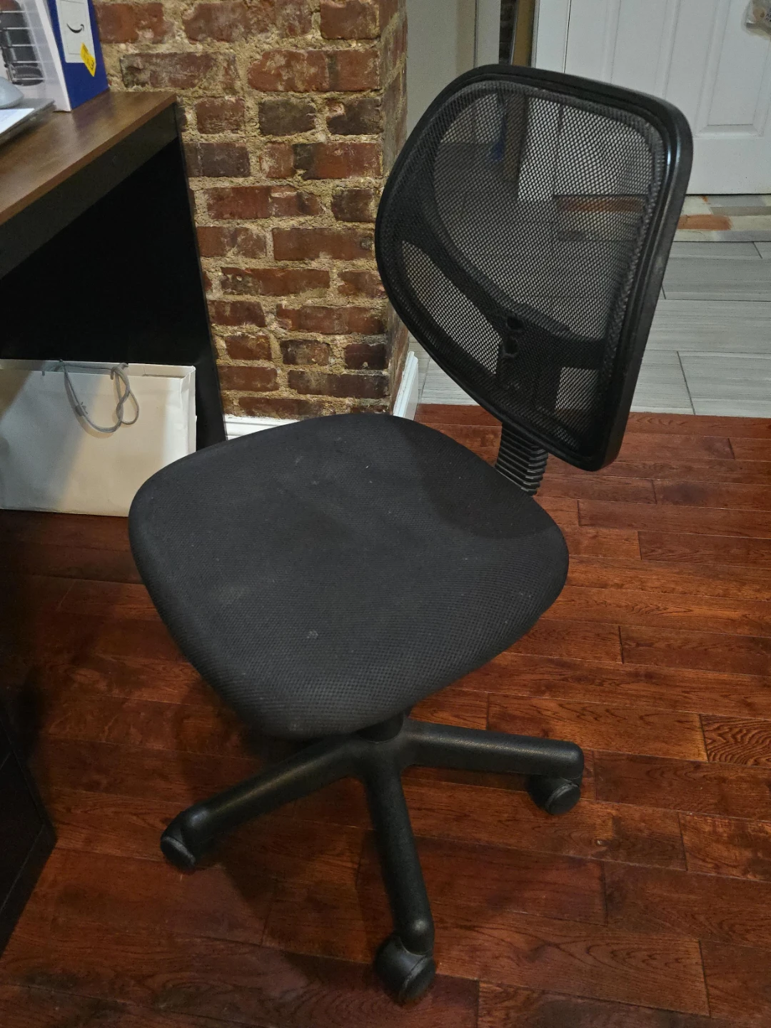 Black Mesh Office Task Chair in Manhattan, NY
