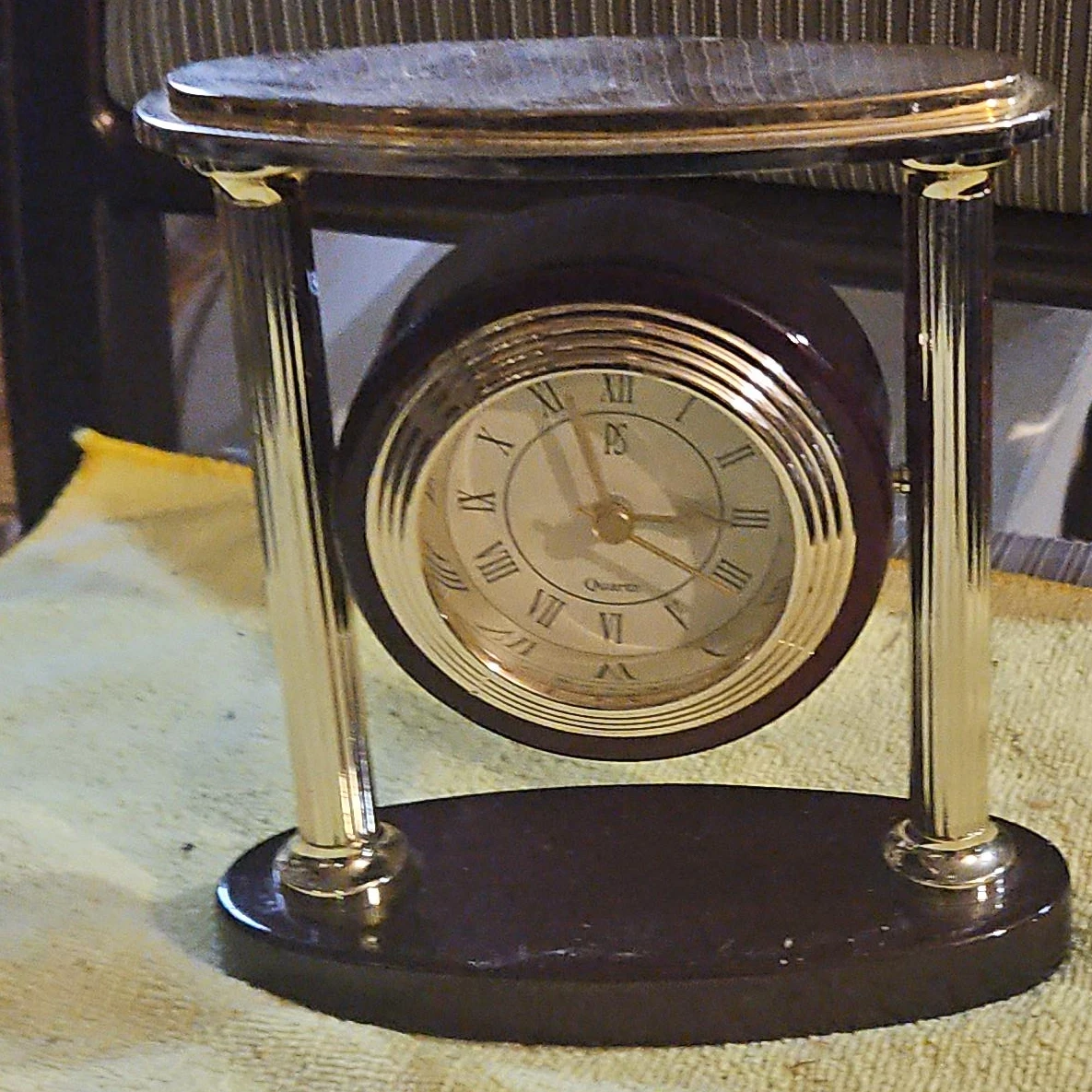 PS Quartz Table Clock