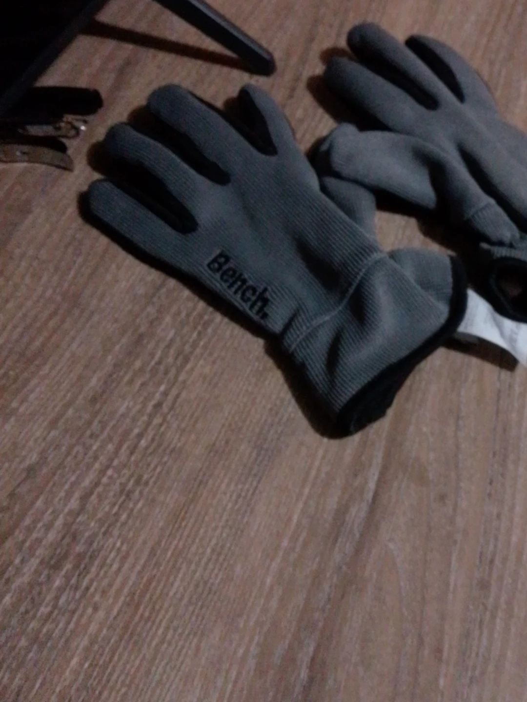 Bench Grey Gloves