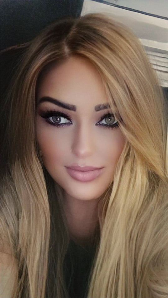 Amanda Dawn profile