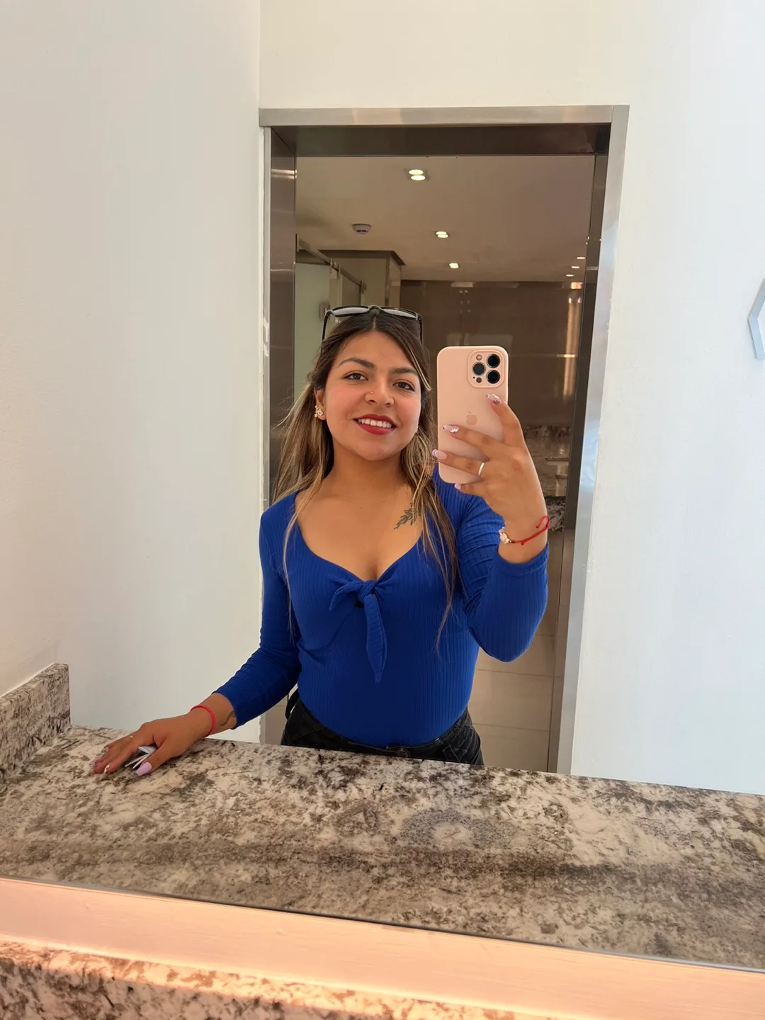 Gabriela Lobato profile