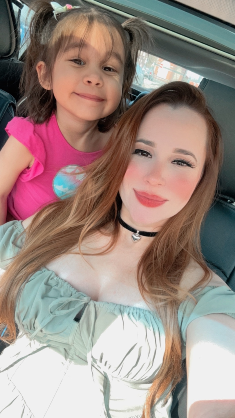 Johana Leal profile