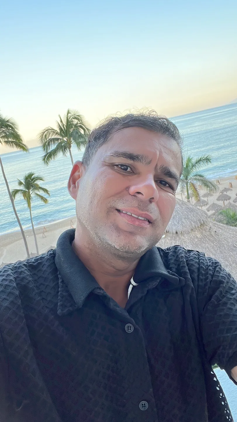 Eliasfontouraoficial profile